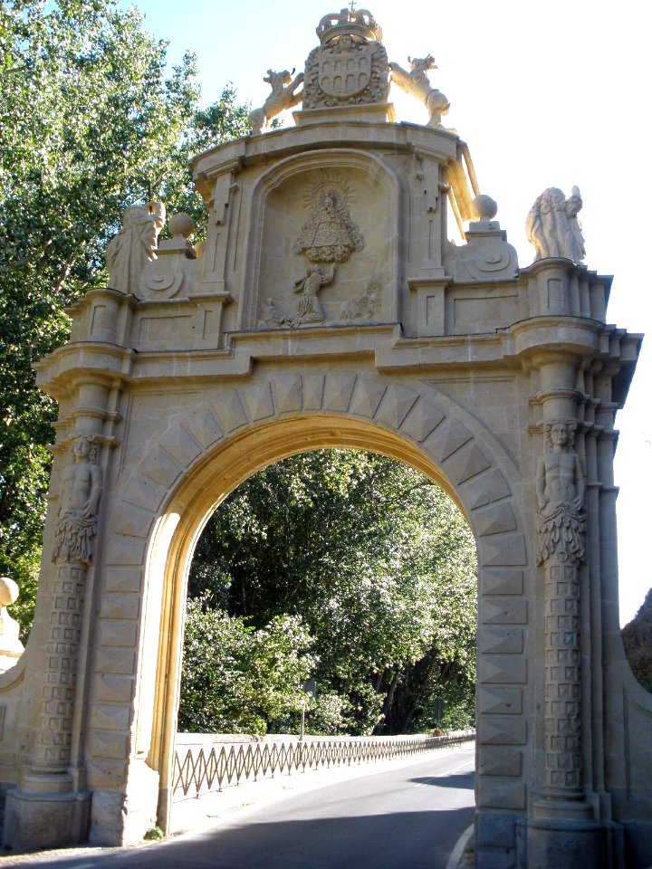 Segovia - Arco de la Fuencisla 1
