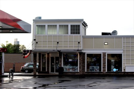 Seniors Deli and Citgo