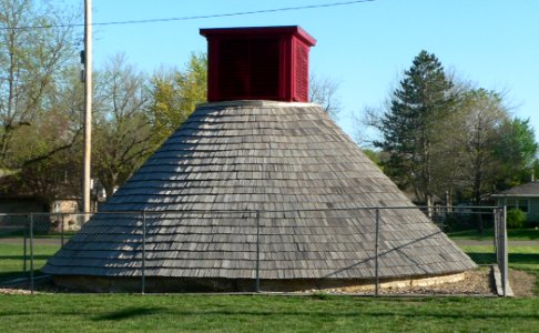 Seneca, Kansas hand-dug well from N 1