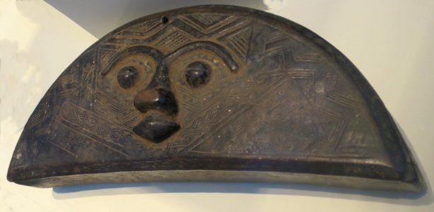 Semi-circular box with lid, Kuba people, Honolulu Museum of Art, 13037