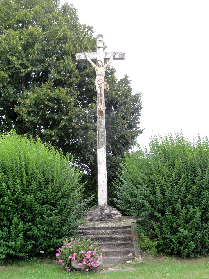 Sequehart (Aisne) croix de chemin