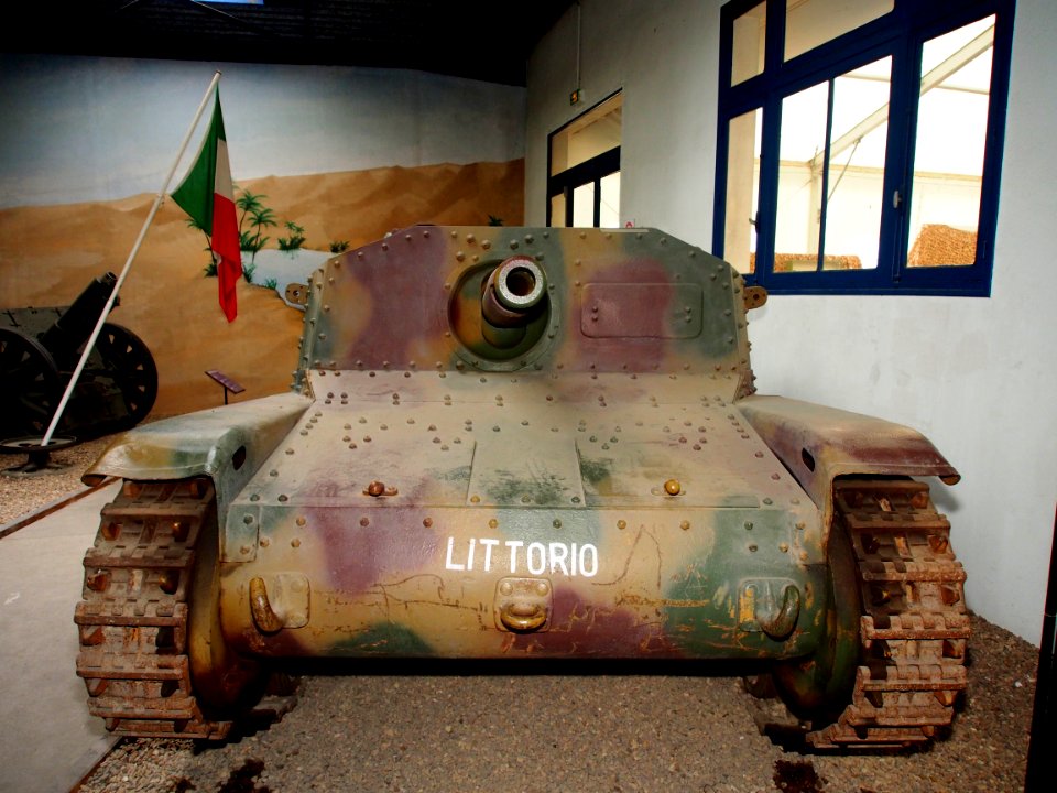 Semovente M42 in the Musée des Blindés, France, pic-4
