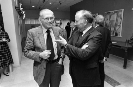 SER neemt afscheid van C. van Veen (VNO) en Perquin (KNOV) Perquin (l) en Van Ve, Bestanddeelnr 933-1215