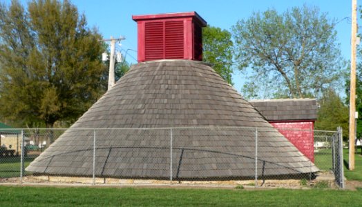 Seneca, Kansas hand-dug well from W 1