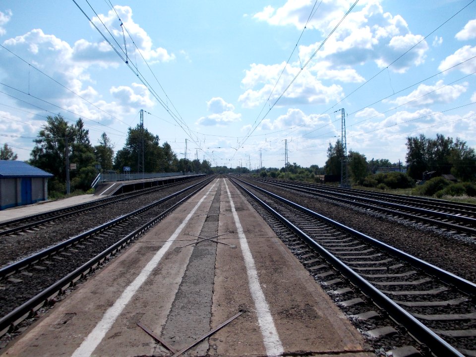 Semibratovo train station 007