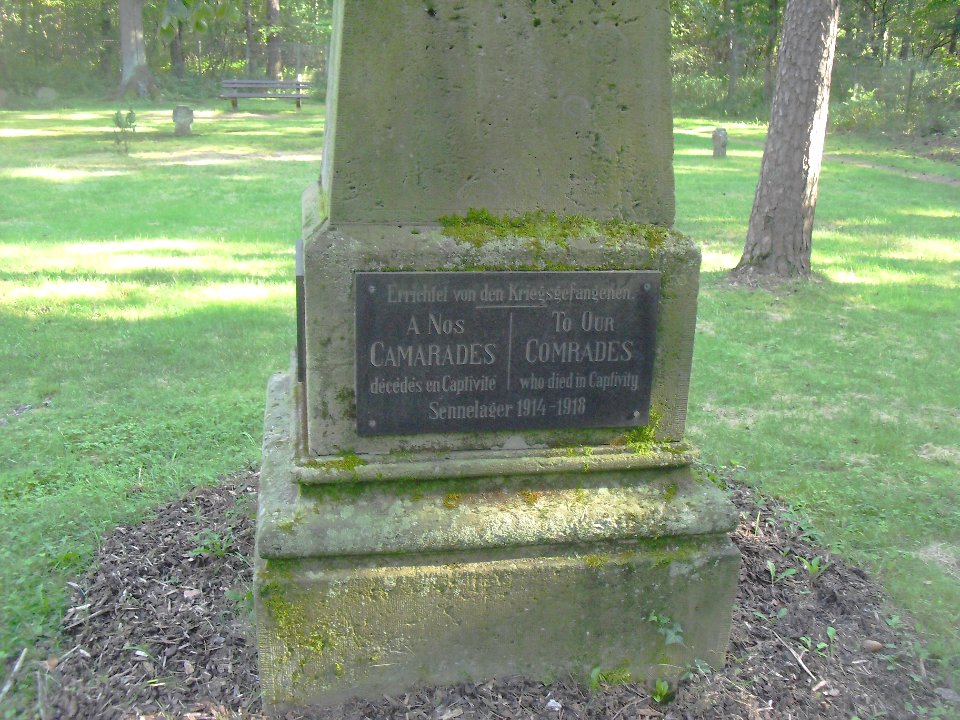 Sennelager-Ausländerfriedhof-Inschrift Obelisk-1