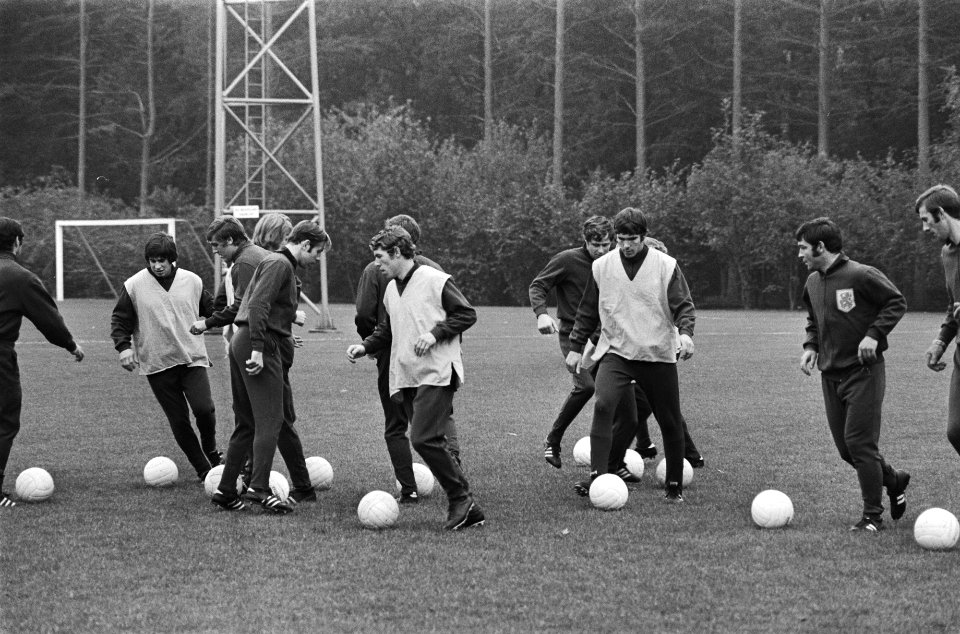 Selectie voor Nederlands elftal traint in KNVB-centrum, Zeist voor wedstrijd teg, Bestanddeelnr 923-9024