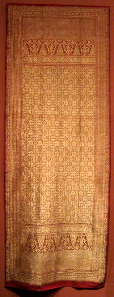 Seledang (shoulder cloth) from Indonesia, early 20th century, Honolulu Museum of Art