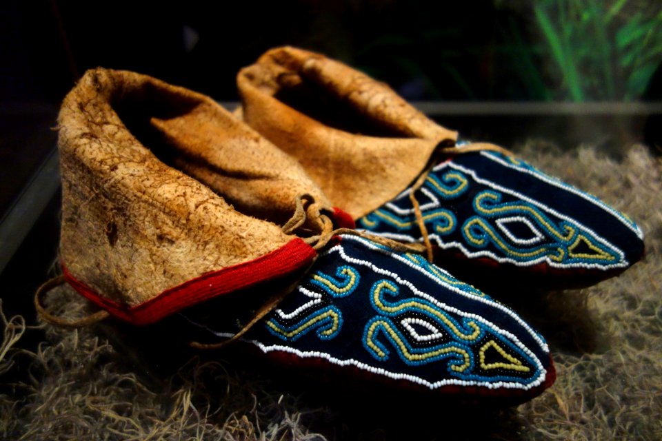 Seminole moccasins, c. 1840 - Bata Shoe Museum - DSC00611