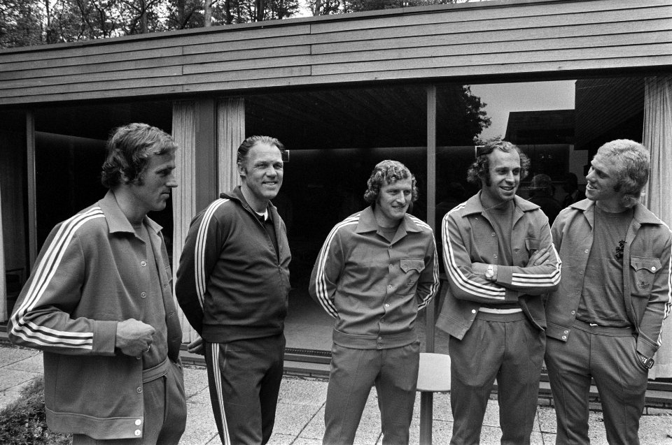 Selectie Nederlands elftal voor WK voetbal 1974 bijeen in Zeist vlnr Vos, M, Bestanddeelnr 927-2270