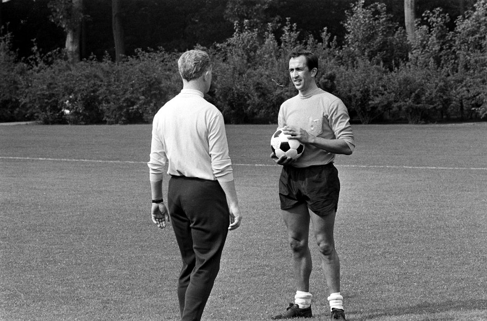 Selectieploeg Nederlands elftal. Kessler (links) en E. Pieters Graafland, Bestanddeelnr 920-6526