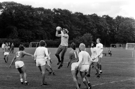 Selectie Nederland elftal speelt in Zeist oefenwedstrijd tegen Rijkspolitie spe, Bestanddeelnr 927-2408