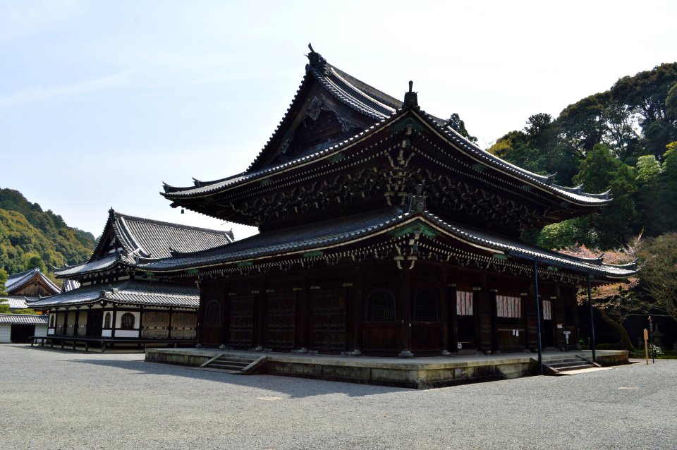 Sen-nyu-ji, butsuden and shariden