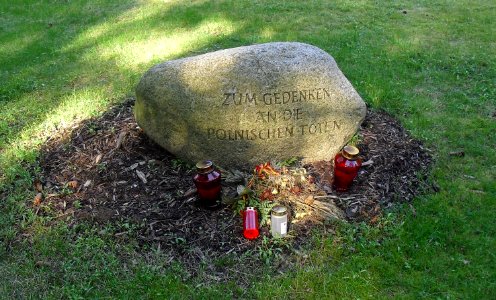 Sennelager-Ausländerfriedhof-Gedenkstein
