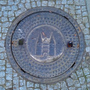 Schachtdeckel Lübeck 20121228