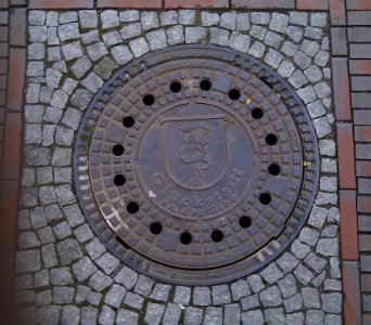 Schachtdeckel Glückstadt Wappen 20111228