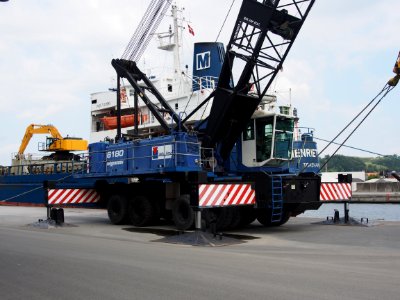 Sennebogen 6180 harbor crane at VEJLE habor, pic3