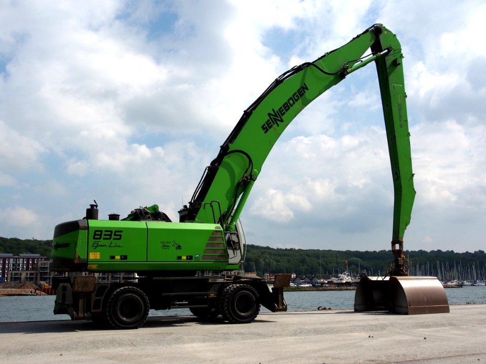 Sennebogen 835 crane at VEJLE habor, pic1