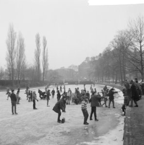 Schaatsen op de Stadhouderskade te Amsterdam, Bestanddeelnr 915-9638
