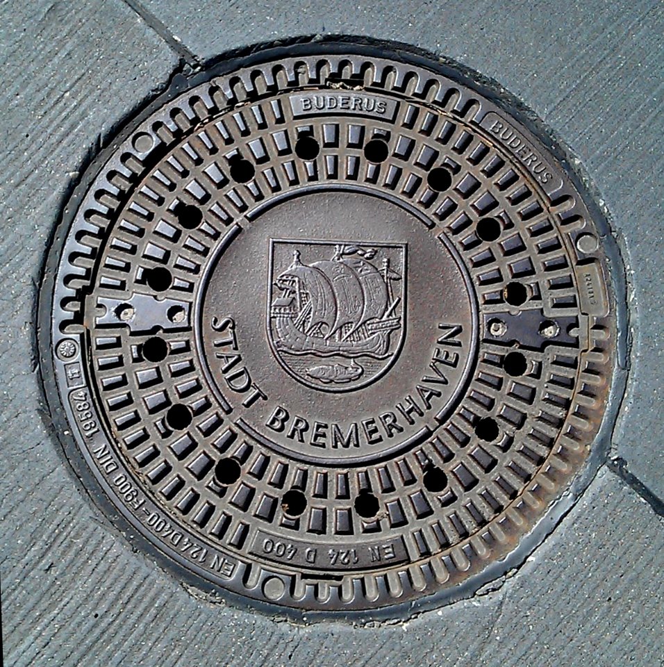 Schachtdeckel Bremerhaven 20120722