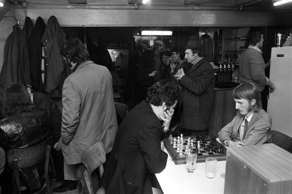 Schaakcafe op Leidseplein, Amsterdam, exterieur en interieur, Bestanddeelnr 926-1629