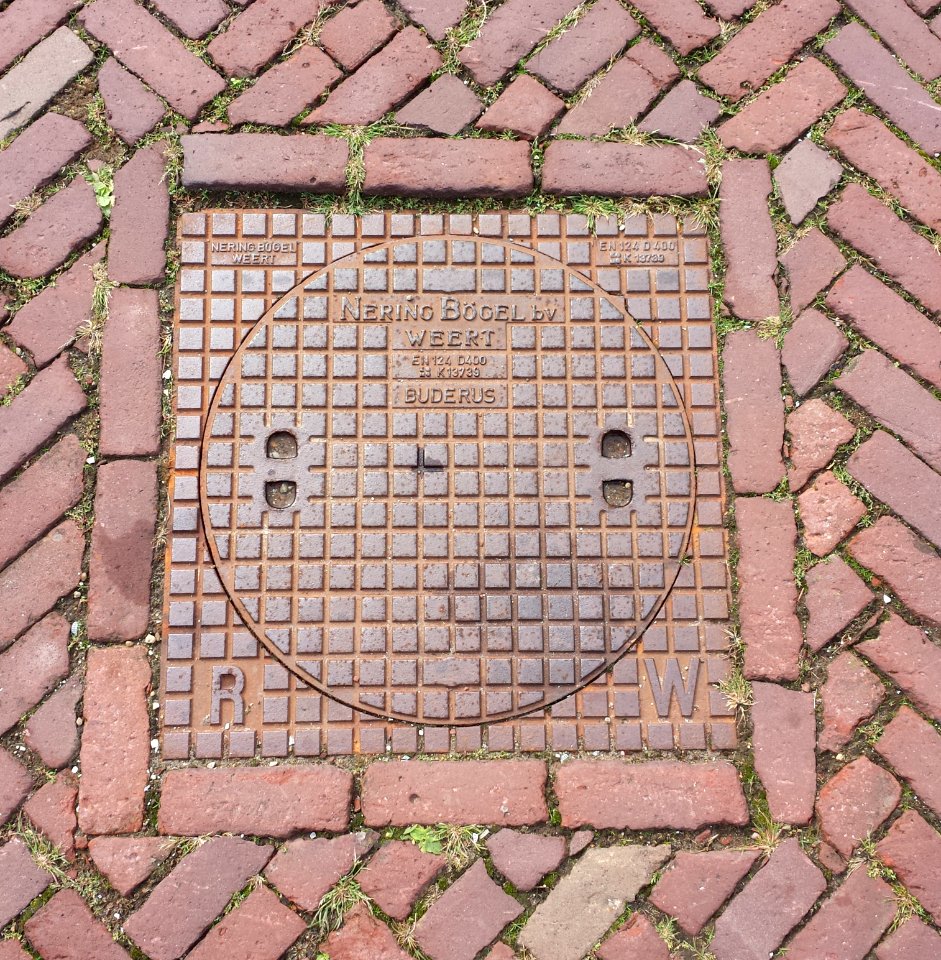Schachtdeckel Schiermonnikoog 8