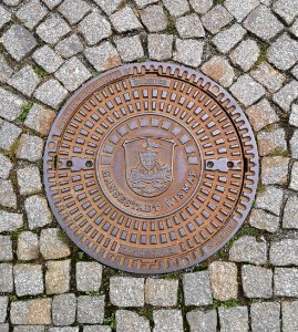 Schachtdeckel in der Hansestadt Wismar 1