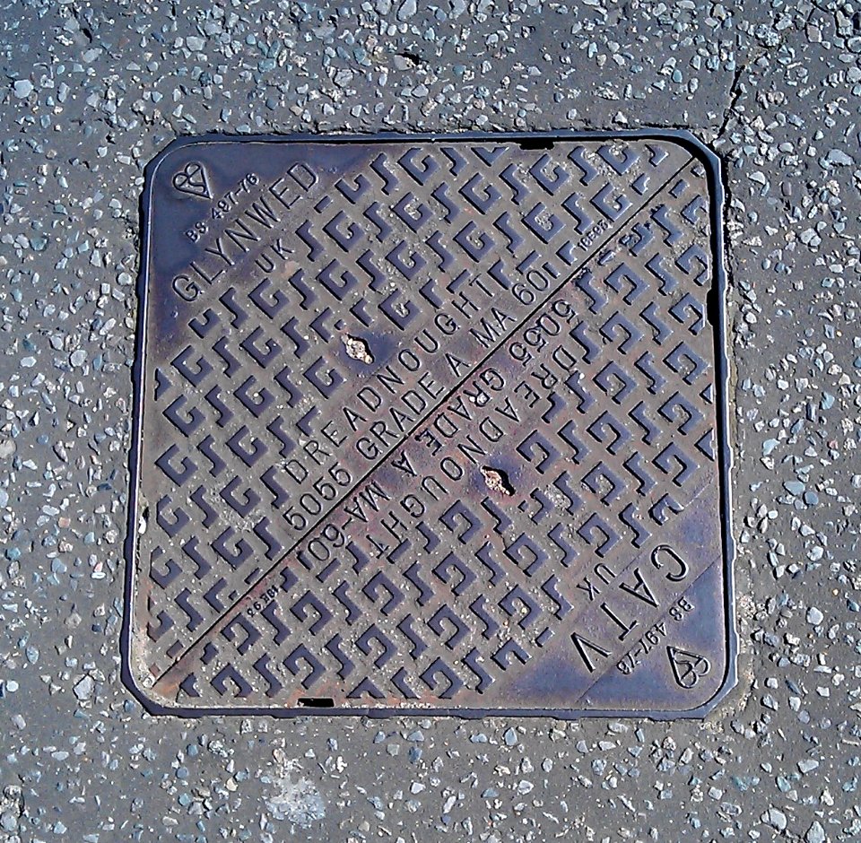 Schachtdeckel London 2012-09-09 b