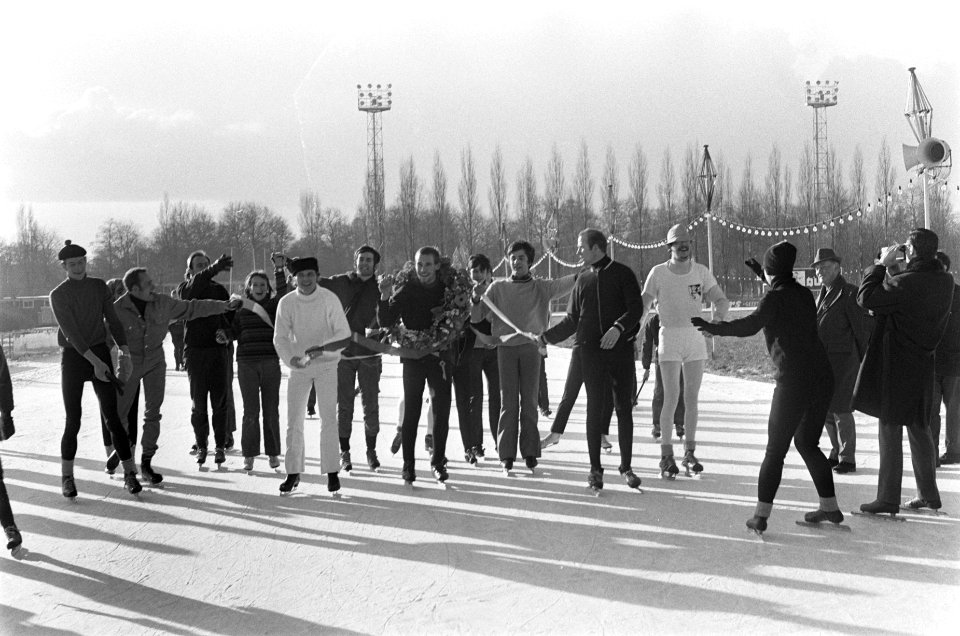 Schaatswedstrijden Nederland Comedie op Jaap Eden baan . Voor Kitty Janssen was , Bestanddeelnr 920-9729