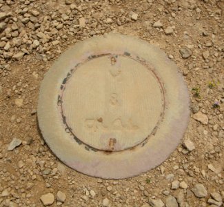 Schachtdeckel Massada-2 20120328