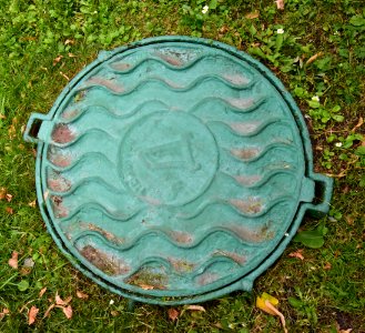 Schachtdeckel Moskau-Kremlmauer-2