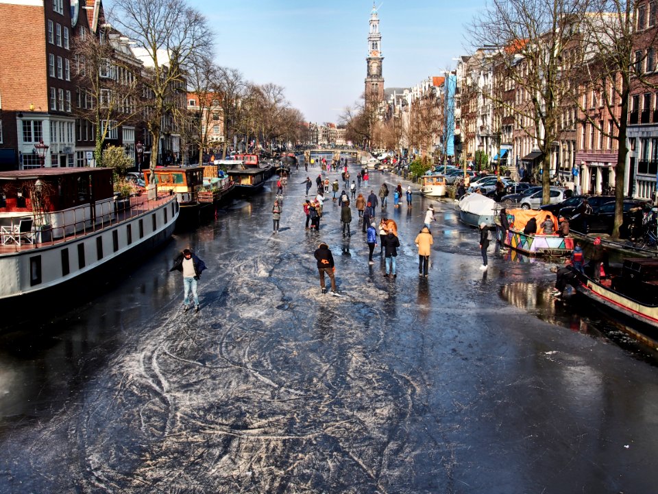 Schaatsen op de Prinsengracht in Amsterdam foto15