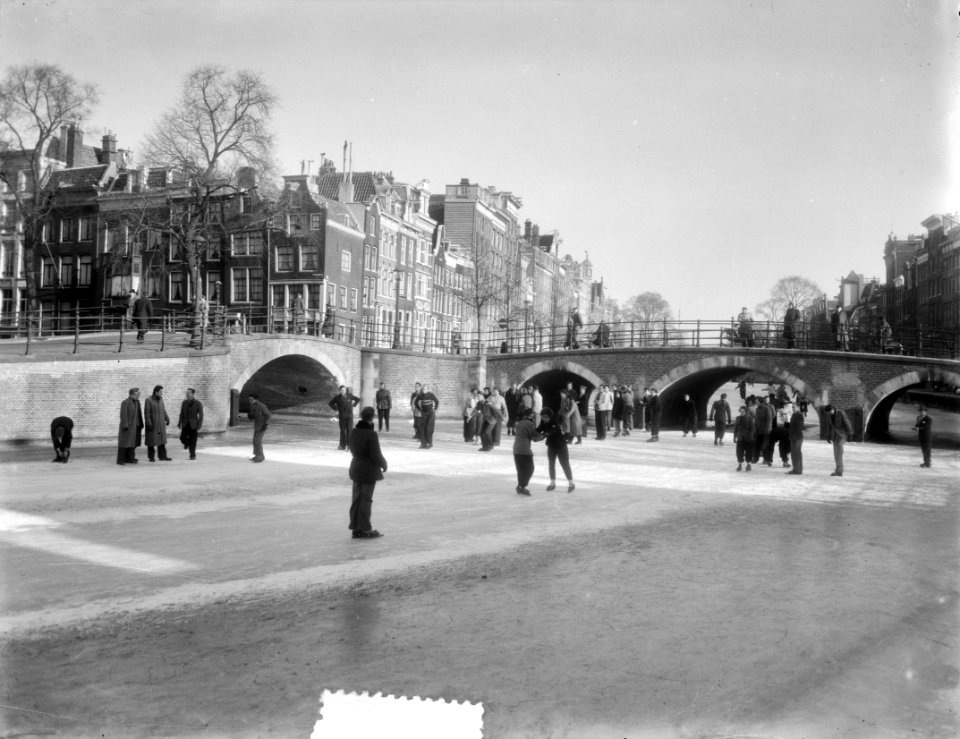 Schaatsenrijden op Keizersgracht Amsterdam, Bestanddeelnr 906-2763
