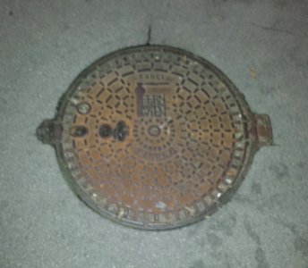 Schachtdeckel Fernwärme Wien 2