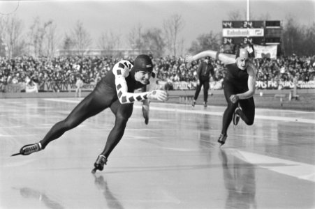 Schaatsen WK-sprint in Heerenveen Hein Vergeer in actie op de 1000 meter, Bestanddeelnr 933-2453