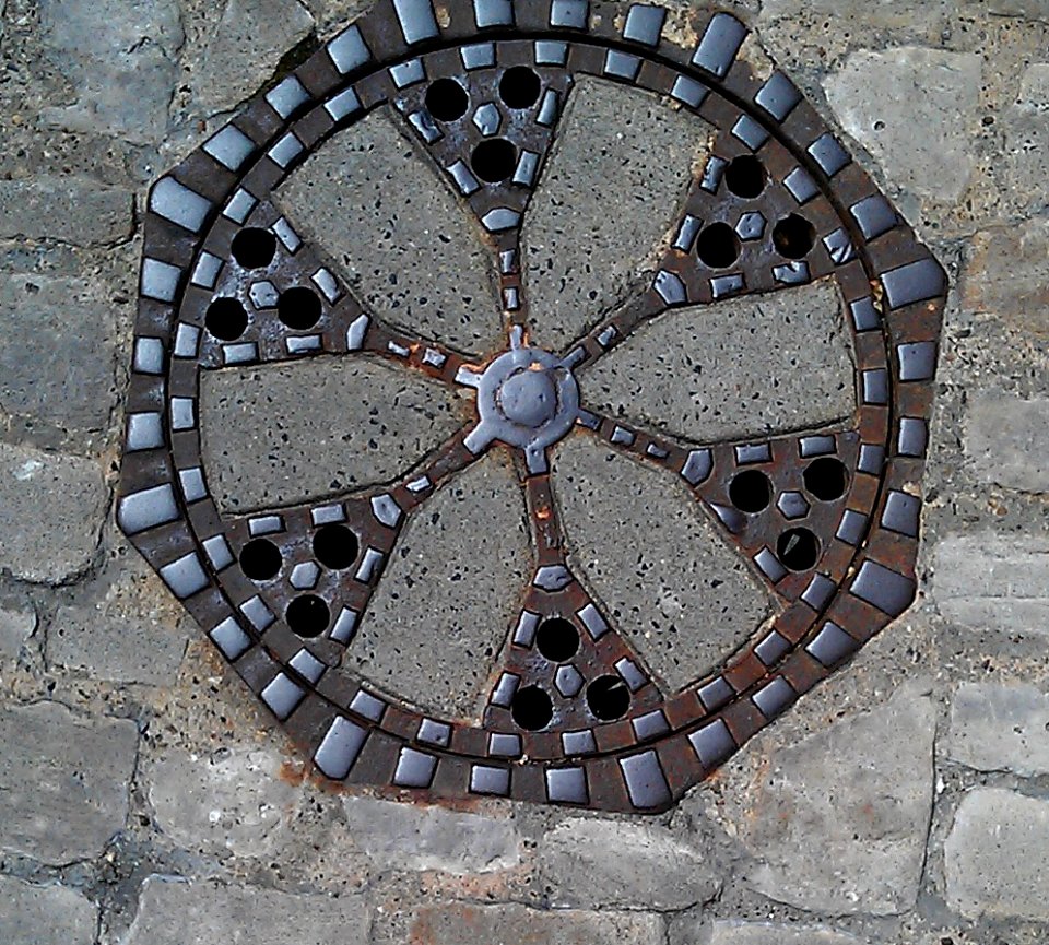 Schachtdeckel Bamberg 2013-06-21 b