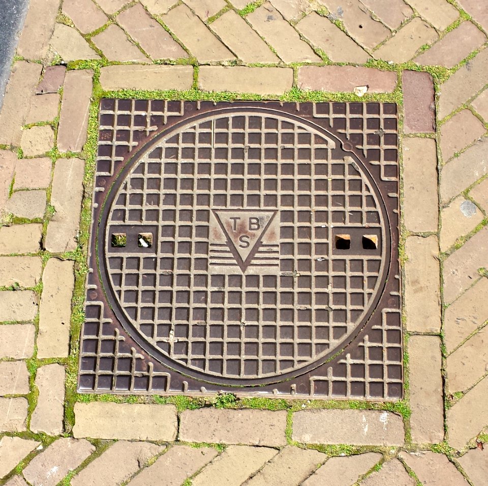 Schachtdeckel Amsterdam 20140903 162126 Geldersekade