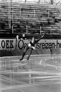 Schaatswedstrijden IJsselcup no 9 Karel te Winkel , no 10 Hans van Helden ,, Bestanddeelnr 928-2794