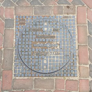 Schachtdeckel Amsterdam 20140902 190847 Noordhollandschkanaaldijk