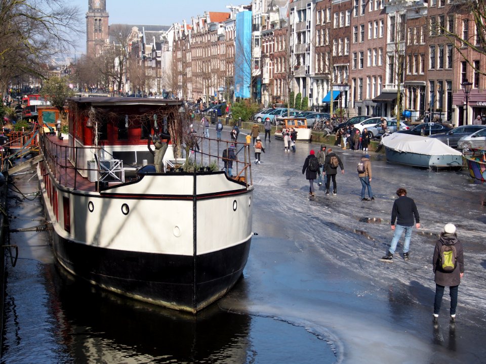 Schaatsen op de Prinsengracht in Amsterdam foto19