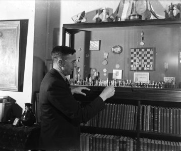 Schaakgrootmeester Dr Max Euwe, Bestanddeelnr 901-0675