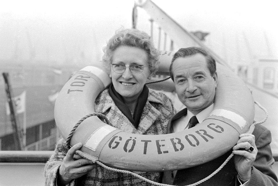 Schaatssupporters vertrekken met schip Tor Hollandia na Gothenburg, Amsterdam v, Bestanddeelnr 924-2645