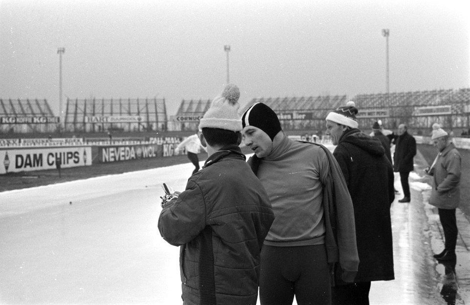 Schaatswedstrijden om IJsselcup te Deventer Leen Pfrommer (links) en Kees Verke, Bestanddeelnr 921-8819