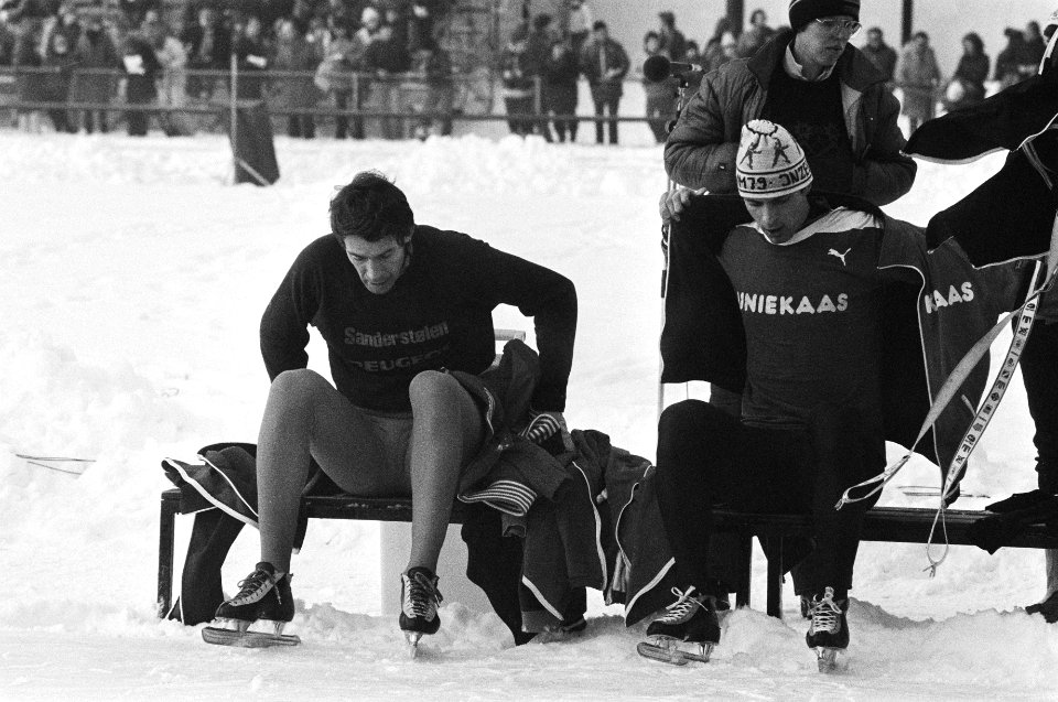 Schaatsinterland Nederland tegen Noorwegen in Groningen. Hilbert van der Duim (r, Bestanddeelnr 931-8758