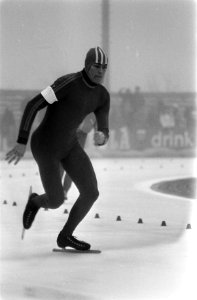 Schaatswedstrijden te Heerenveen om Gouden Schaats , Ard Schenk in actie, Bestanddeelnr 925-2442