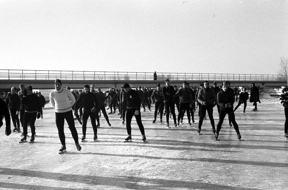 Schaatswedstrijd over 100 kilometer in Maasland, Bestanddeelnr 914-7000
