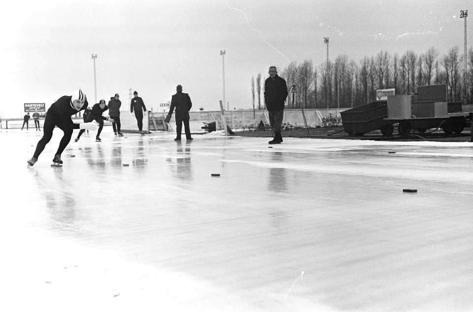 Schaatswedstrijden om de IJsselcup in Deventer om de IJsselcup Kees Verkerk, Bestanddeelnr 917-2330