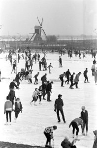 Schaatsweekend, drukte op het ijs, Bestanddeelnr 915-8519