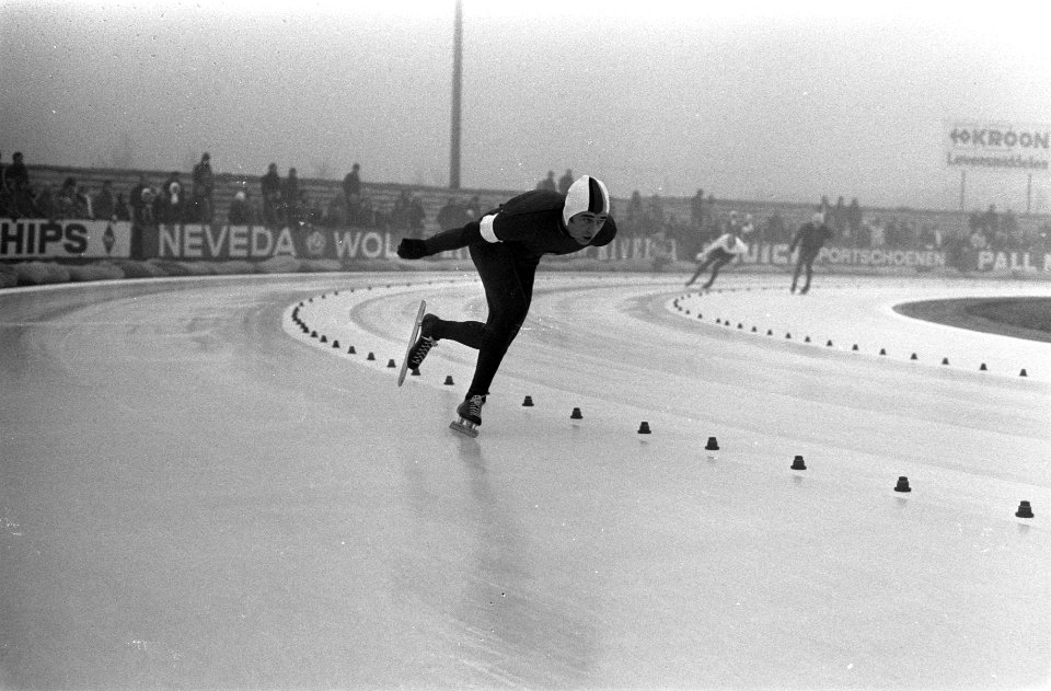 Schaatswedstrijden te Heerenveen om Gouden Schaats , Erhard Keller in actie, Bestanddeelnr 925-2444