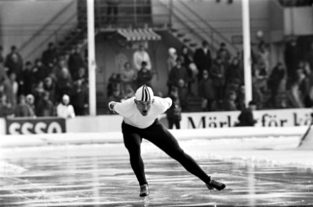 Schaatsen. Nummer 9 Nilsson, nummers 10.12 Stiansen, nummer 11 Nilsson, Bestanddeelnr 921-1561